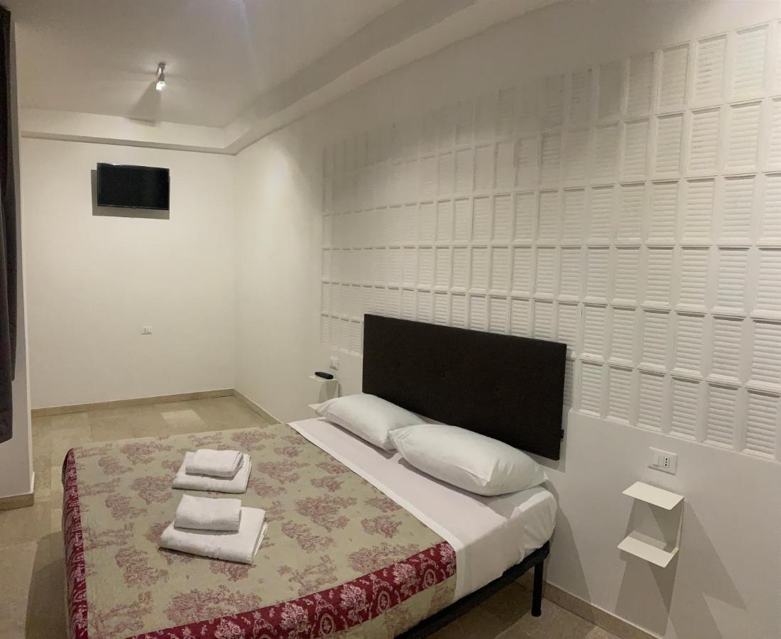 Galleria Del Toro 3 Rooms بولونيا المظهر الخارجي الصورة